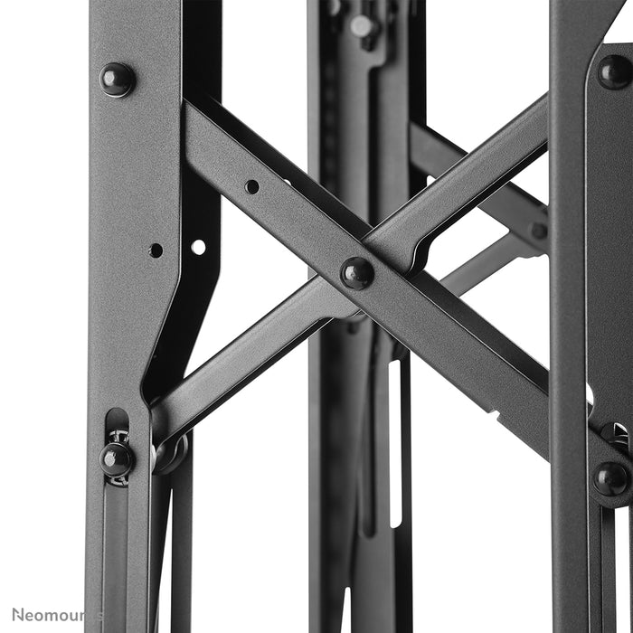 LED-VW2500BLACK1 ist eine flache Videowandhalterung für Bildschirme bis zu 75 Zoll (191 cm), für horizontale und vertikale Montage - Schwarz