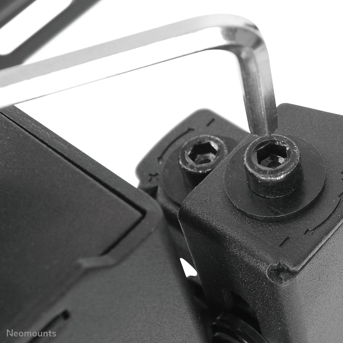 LED-VW2500BLACK1 ist eine flache Videowandhalterung für Bildschirme bis zu 75 Zoll (191 cm), für horizontale und vertikale Montage - Schwarz