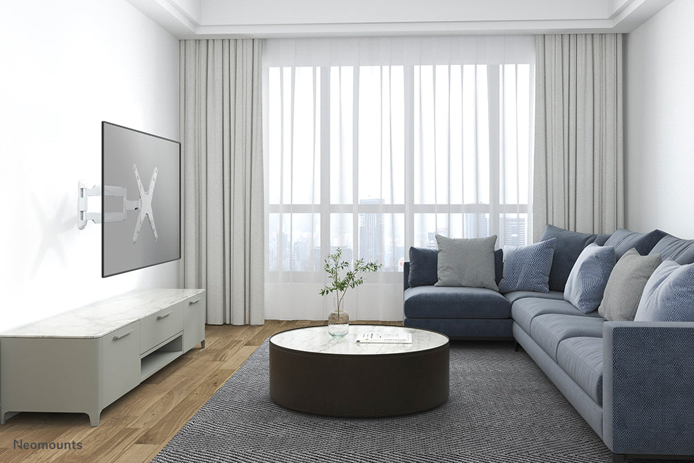 NM-W440WHITE ist eine Wandhalterung mit 3 Drehpunkten für Flachbildschirme bis zu 55 Zoll (140 cm).